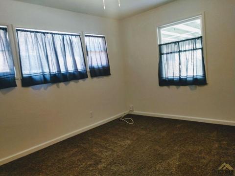 300 Wetherley Dr, Bakersfield, CA 93309 photo 13