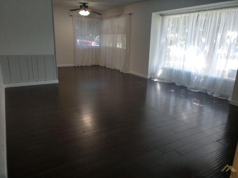 300 Wetherley Dr, Bakersfield, CA 93309 photo 8