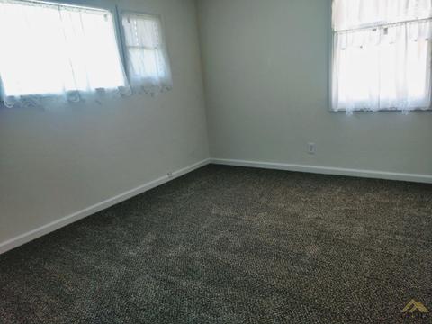300 Wetherley Dr, Bakersfield, CA 93309 photo 12