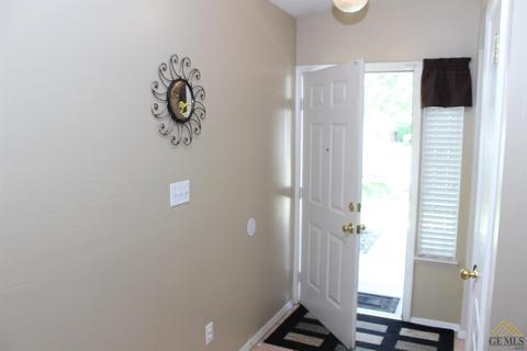 8519 Winlock St, Bakersfield, CA 93312 photo 4