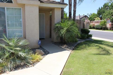 8519 Winlock St, Bakersfield, CA 93312 photo 2
