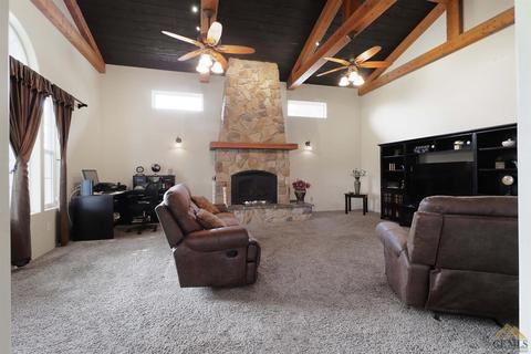 220 Maple St, Shafter, CA 93263 photo 4