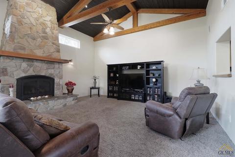 220 Maple St, Shafter, CA 93263 photo 5