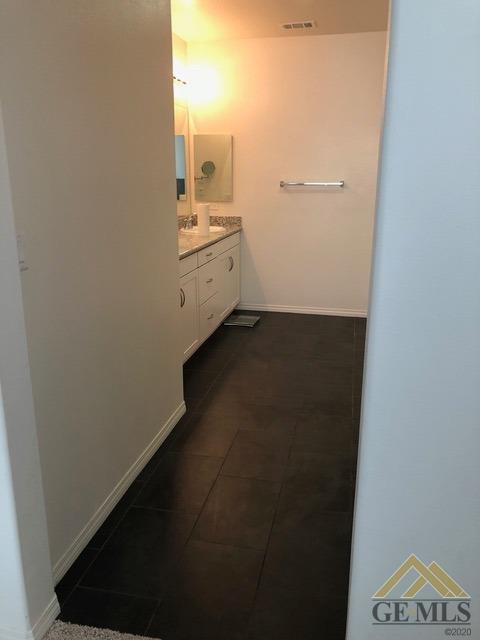 5501 Mensen Dr, Bakersfield, CA 93313 photo 6