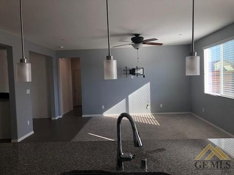 5501 Mensen Dr, Bakersfield, CA 93313 photo 2
