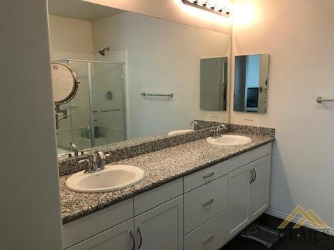 5501 Mensen Dr, Bakersfield, CA 93313 photo 7