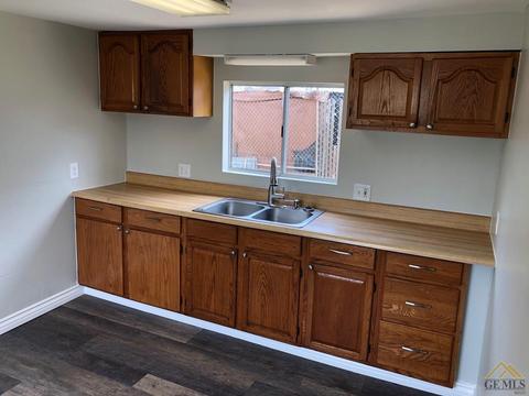 309 Olive Ave, Taft, CA 93268 photo 4