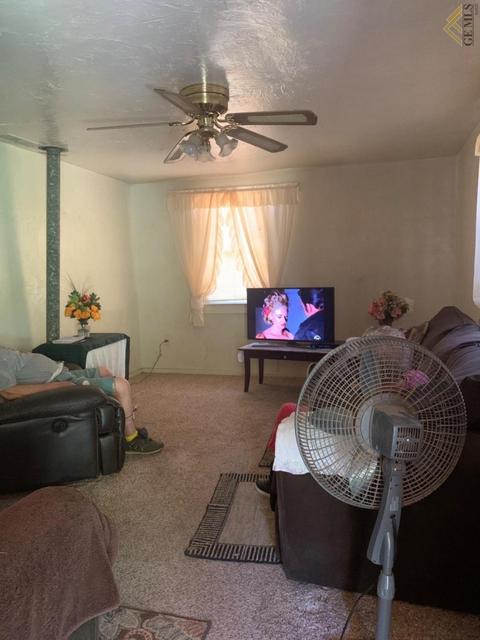 524 Walker St, Arvin, CA 93203 photo 6