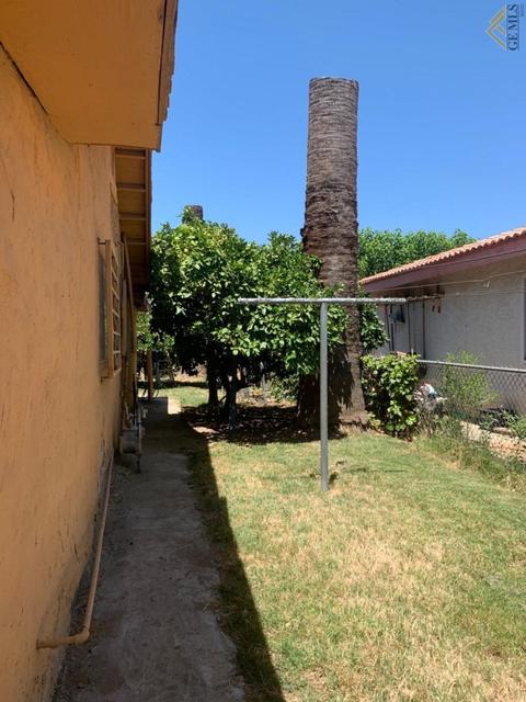 524 Walker St, Arvin, CA 93203 photo 4