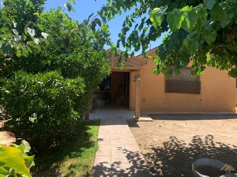 524 Walker St, Arvin, CA 93203 photo 1