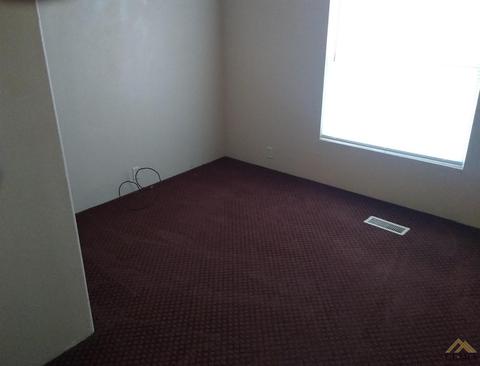 26072 Orange St, Taft, CA 93268 photo 15