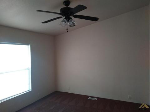 26072 Orange St, Taft, CA 93268 photo 16