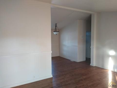 26072 Orange St, Taft, CA 93268 photo 5
