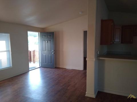 26072 Orange St, Taft, CA 93268 photo 3