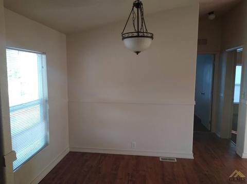 26072 Orange St, Taft, CA 93268 photo 6