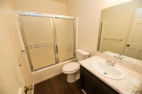 24931 Paramount Dr, Tehachapi, CA 93561 photo 8