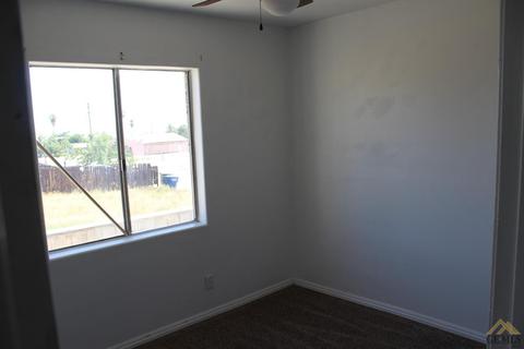 421 Asher Ave, Taft, CA 93268 photo 6