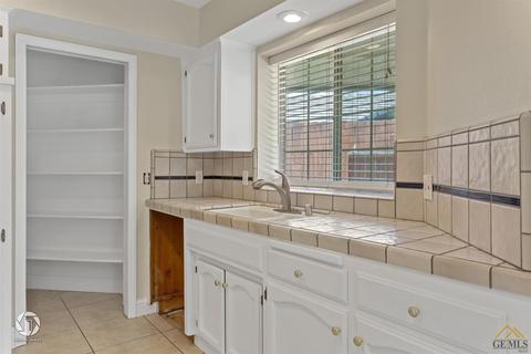 9413 Spokane Ave, Bakersfield, CA 93312 photo 14