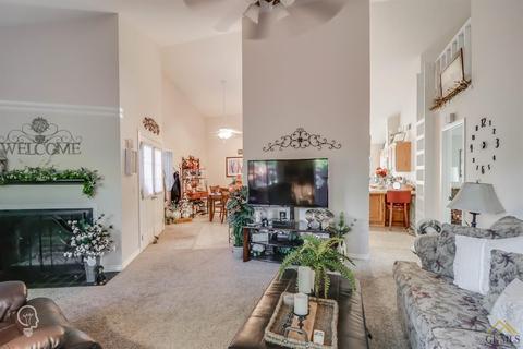 38 Village Ln, Tehachapi, CA 93561 photo 4