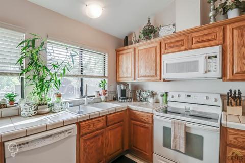 38 Village Ln, Tehachapi, CA 93561 photo 10