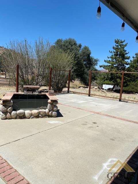 21505 Belmont Dr, Tehachapi, CA 93561 photo 4