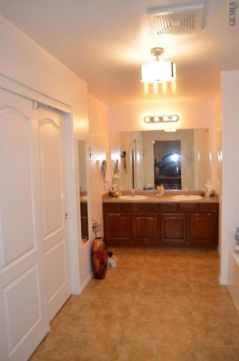 12115 Ruby River Dr, Bakersfield, CA 93312 photo 24