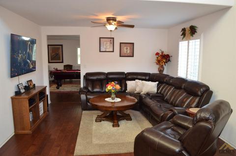 12115 Ruby River Dr, Bakersfield, CA 93312 photo 2