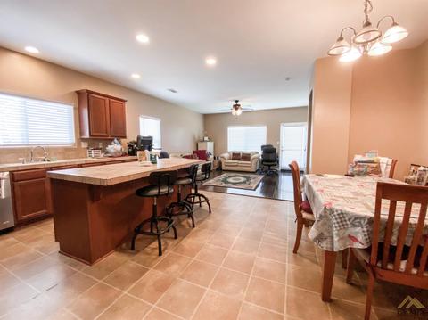 2422 Trapper St, Bakersfield, CA 93313 photo 4