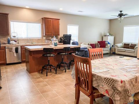 2422 Trapper St, Bakersfield, CA 93313 photo 5