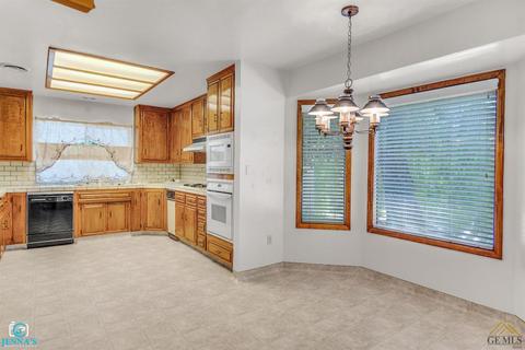 6501 Valleyview Dr, Bakersfield, CA 93306 photo 9