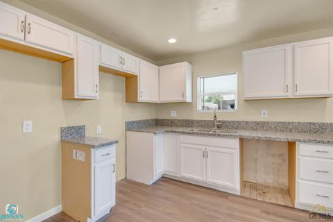 237 Broadway St, Wasco, CA 93280 photo 7