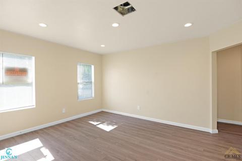 237 Broadway St, Wasco, CA 93280 photo 4