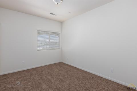 9902 Turning Leaf Ln, Bakersfield, CA 93306 photo 16