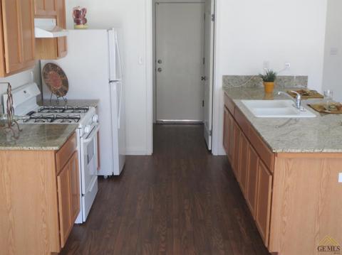 9214 Eucalyptus Dr, Bakersfield, CA 93306 photo 6