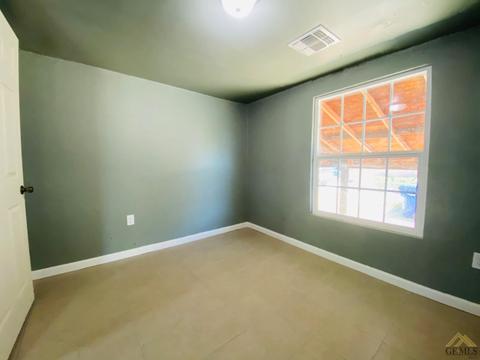 8121 Collison St, Lamont, CA 93241 photo 12