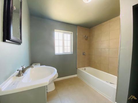 8121 Collison St, Lamont, CA 93241 photo 10
