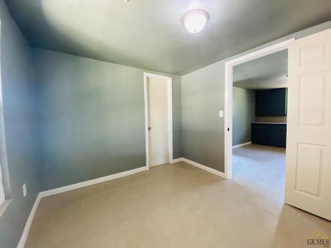 8121 Collison St, Lamont, CA 93241 photo 11