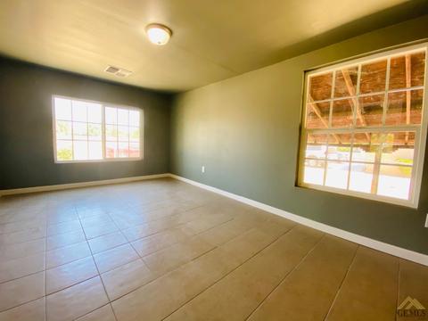 8121 Collison St, Lamont, CA 93241 photo 6
