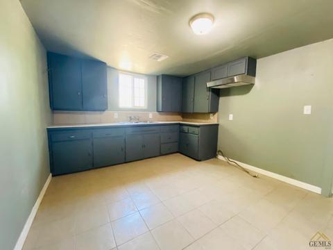 8121 Collison St, Lamont, CA 93241 photo 7