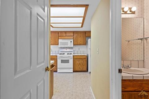 18551 Glenview Ct, Tehachapi, CA 93561 photo 11