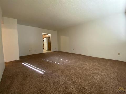 539 Front St, Taft, CA 93268 photo 2