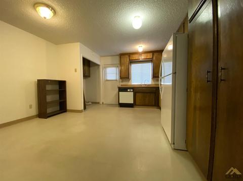 539 Front St, Taft, CA 93268 photo 4