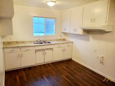 2301 Flower St, Wasco, CA 93280 photo 5