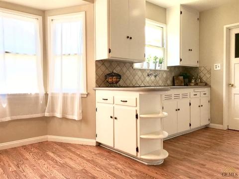 135 Wetherley Dr, Bakersfield, CA 93309 photo 3