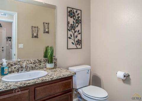 9104 Red Pine Ct, Shafter, CA 93263 photo 14