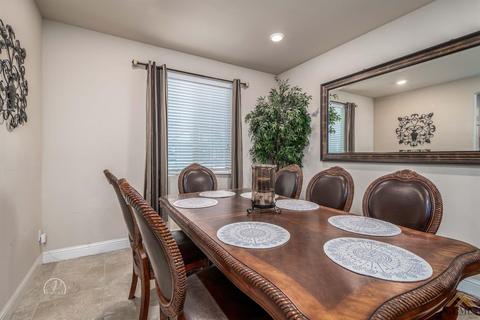 9104 Red Pine Ct, Shafter, CA 93263 photo 7