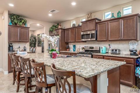 9104 Red Pine Ct, Shafter, CA 93263 photo 10