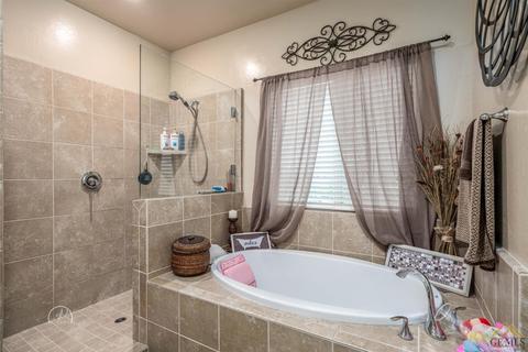 9104 Red Pine Ct, Shafter, CA 93263 photo 28