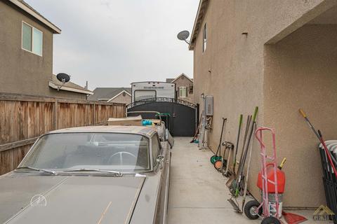 9104 Red Pine Ct, Shafter, CA 93263 photo 34
