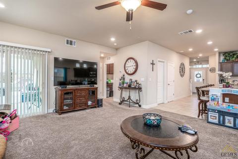 9104 Red Pine Ct, Shafter, CA 93263 photo 13